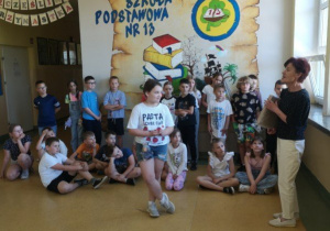 Koordynator przedstawia laureatki