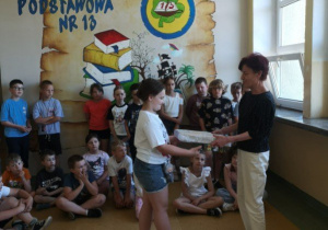 Wręczanie prezentu