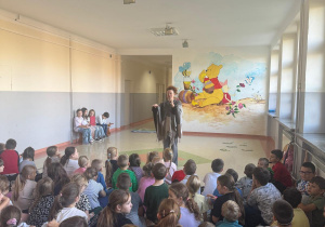 Gość apelu, pani pedagog