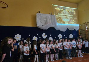 Występ uczniów z klasy 3a i 4 a z okazji Dnia Nauczyciela