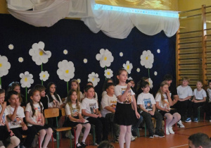 Występ uczniów z klasy 3a i 4 a z okazji Dnia Nauczyciela