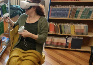 nauczycielka z goglami VR