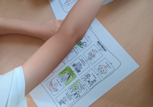 kolorowanki i inne prace uczniów klas 1-3, pozyskane z UNICEF