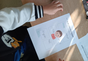 kolorowanki i inne prace uczniów klas 1-3, pozyskane z UNICEF