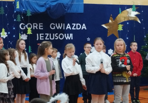 Dziś w stajence śpiewają uczniowie 3a