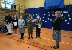 Przekazanie Betlejemskiego Światła Pokoju przez harcerzy