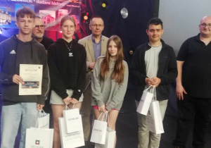 Zwycięzcy z nagrodami