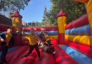 Zabawy na dmuchańcach