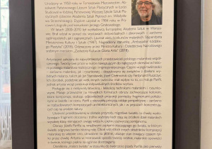 Tablica informacyjna o życiu i twórczości artystycznej Józefa Panfila