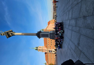 Dzieci przy Zamku Królewskim pod Kolumną Zygmunta