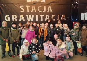 Dzieci w sali zabaw Stacja Grawitacja