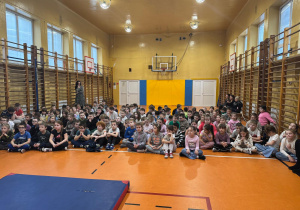 Uczniowie podczas prelekcji