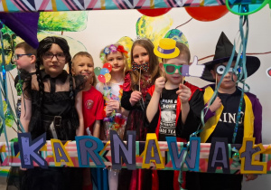 Uczniowie podczas karanwału