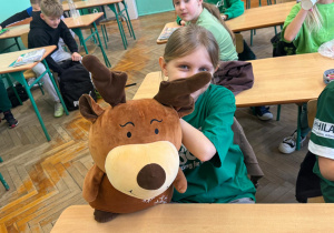 Dziewczynka z misiem