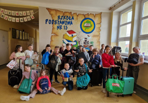 Uczniowie świętują Dzień bez plecaka