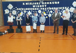 Uczniowie z nagordami na konkursie ekologiczno-przyrodniczym