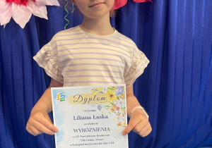 Uczennica z dyplomem